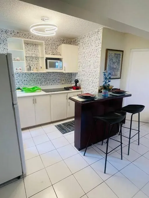 Ocho Rios Retreat 아파트